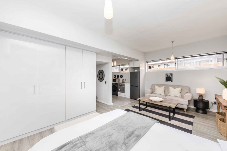 To Let 1 Bedroom Property for Rent in Sea Point Western Cape